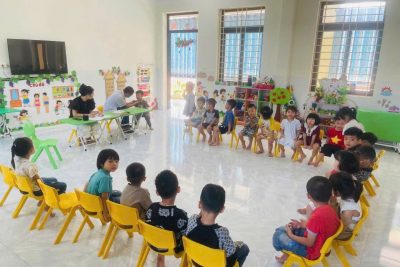 Trường mầm non Nguyễn Úy khám sức khoẻ lần 1 cho trẻ