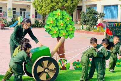 Hoạt động “Cháu làm chú bộ đội”